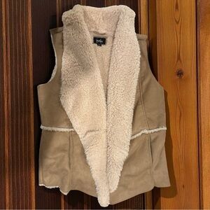 By & By Faux Suede Sherpa Lined Vest Tan Beige Women’s Size Large